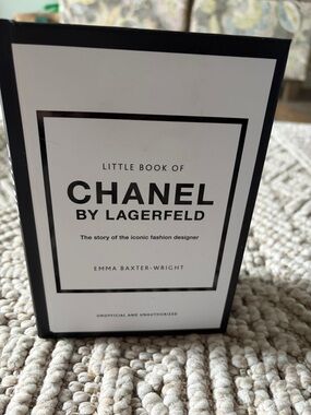 CHANEL Black and White Decorative Little Book
